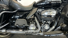 Harley-Davidson Touring Electra Glide FLHTK Vivid Black (21MY)